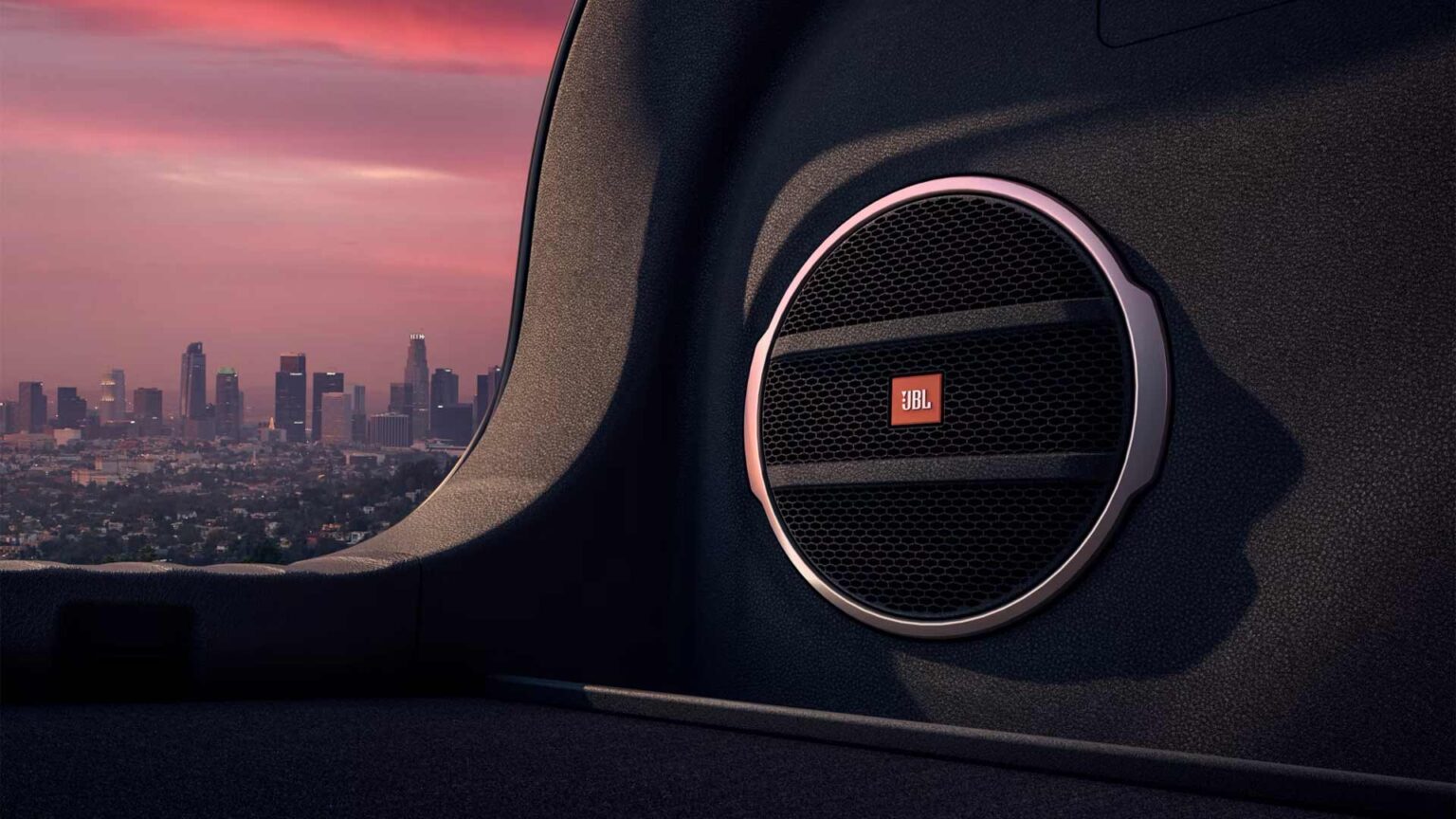 تویوتا فرانت لندر toyota frontlander زرین تجارت به سیما نقد و بررسی تویوتا فرانت لندر