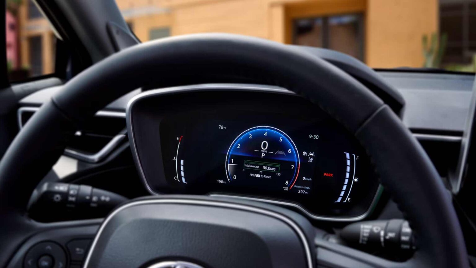 تویوتا فرانت لندر toyota frontlander زرین تجارت به سیما نقد و بررسی تویوتا فرانت لندر